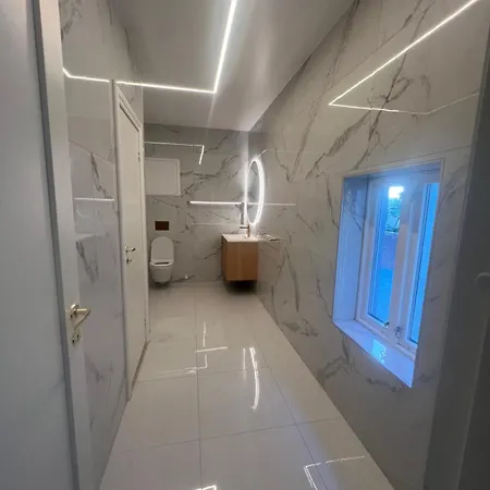2 Bedroom In The Heart Of Centrum Апартаменты